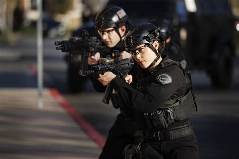 SWAT .